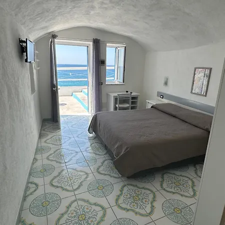 Ξενοδοχείο Regina Del Mare 2*