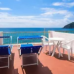 ホテル Regina Del Mare 2*