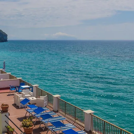 Regina Del Mare Barano dʼIschia