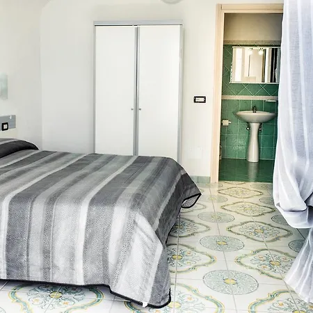 Hotell Regina Del Mare 2*